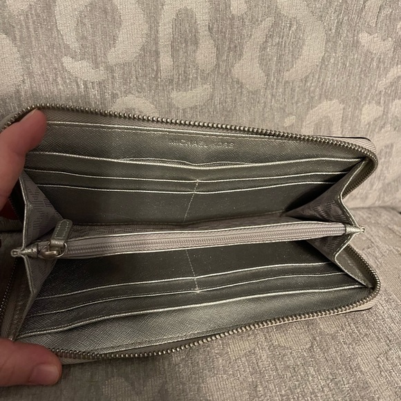 Michael Kors grey and silver special edition wallet - Picture 3 of 5